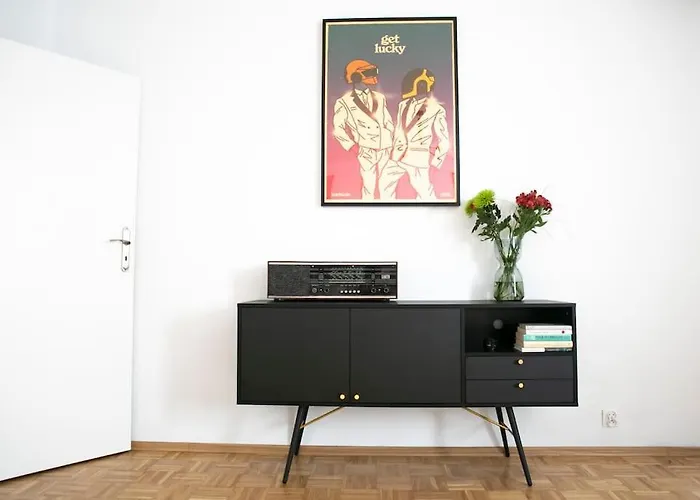 Oomph Warsaw Center Well Designed Apartment With Balcony