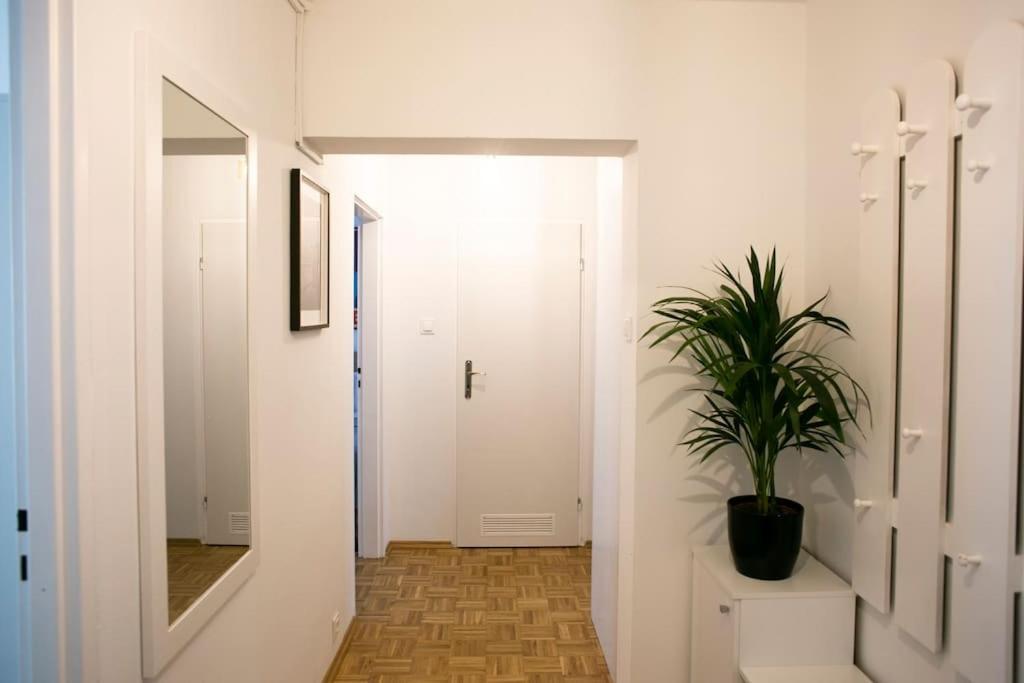 Appartamento Oomph Center Well Designed With Balcony Varsavia